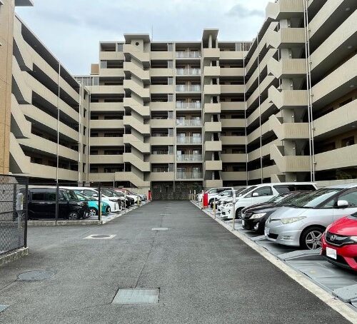 駅まで11分の駐車場付き物件!どこへ行くにも軽快に移動できます 駅まで11分の駐車場付き物件!どこへ行くにも軽快に移動できます