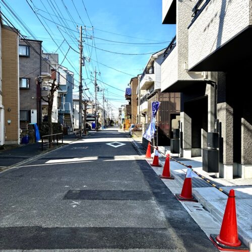 前面道路　東側より